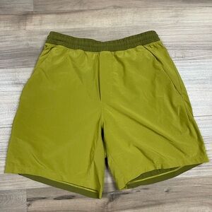 Lululemon Shorts Pacebreaker Linerless Golden Lime Mossy Men's Size M 7” Inseam